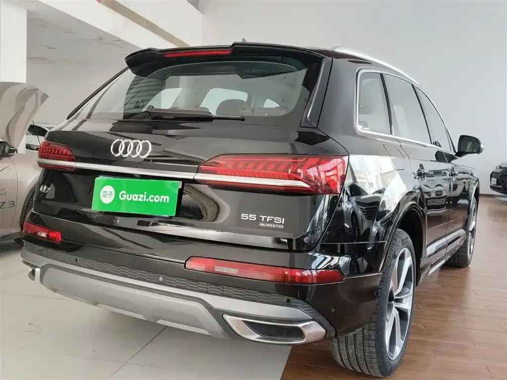 Audi Q7 2023 из CN, фото 8