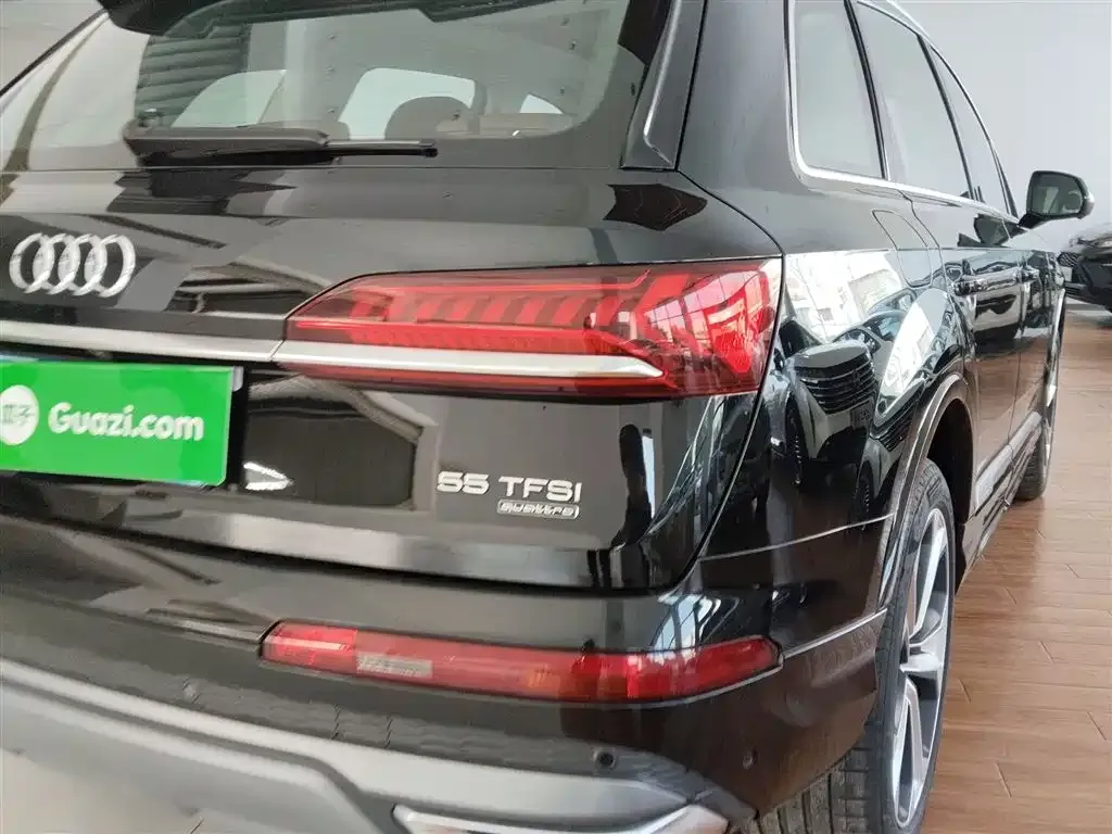 Audi Q7 2023 из CN, фото 7