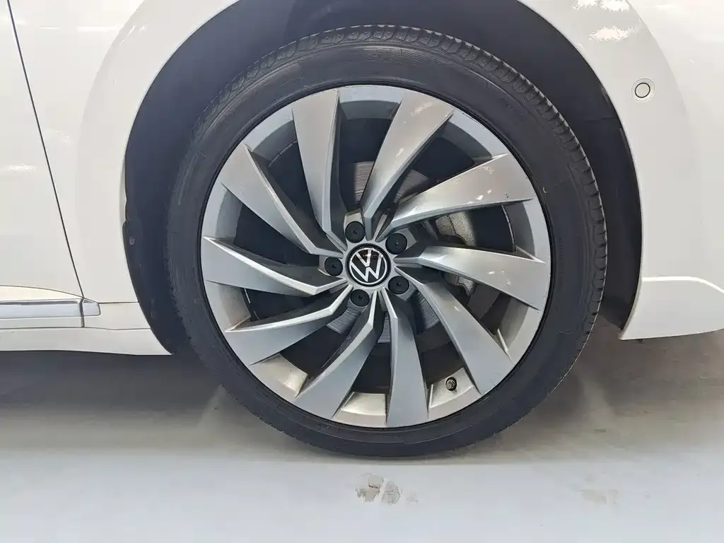 Volkswagen CC 2023 из CN, фото 8