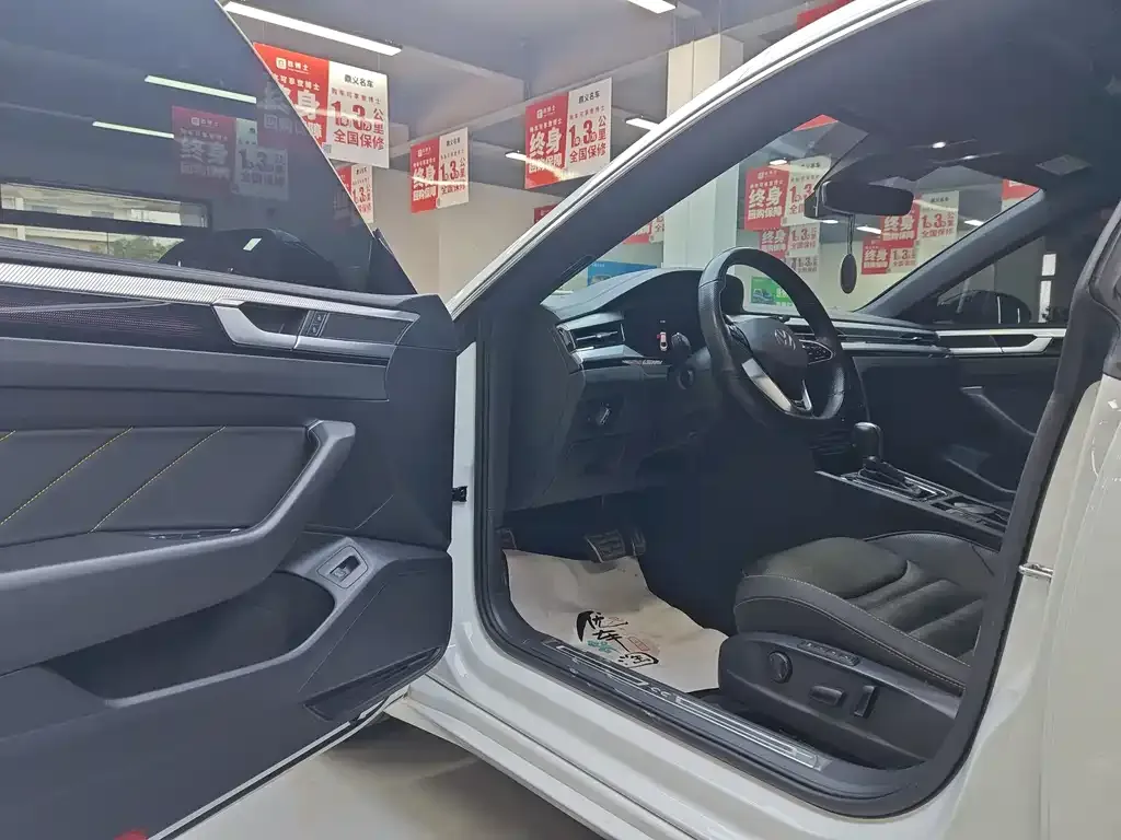 Volkswagen CC 2023 из CN, фото 5