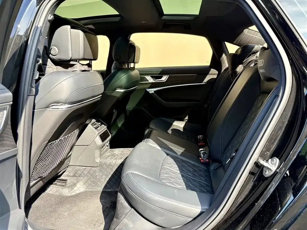 Audi A6L 2025 из CN, фото 5
