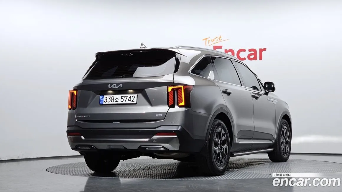 Kia Sorento — фото 9