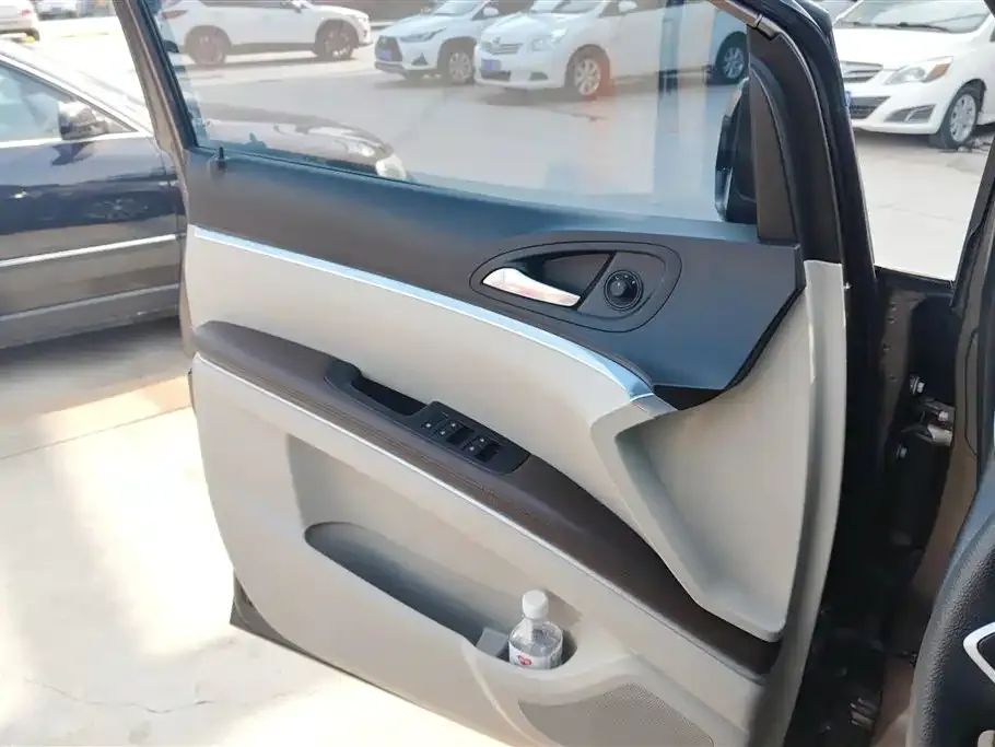 Buick GL8 2023 из CN, фото 4