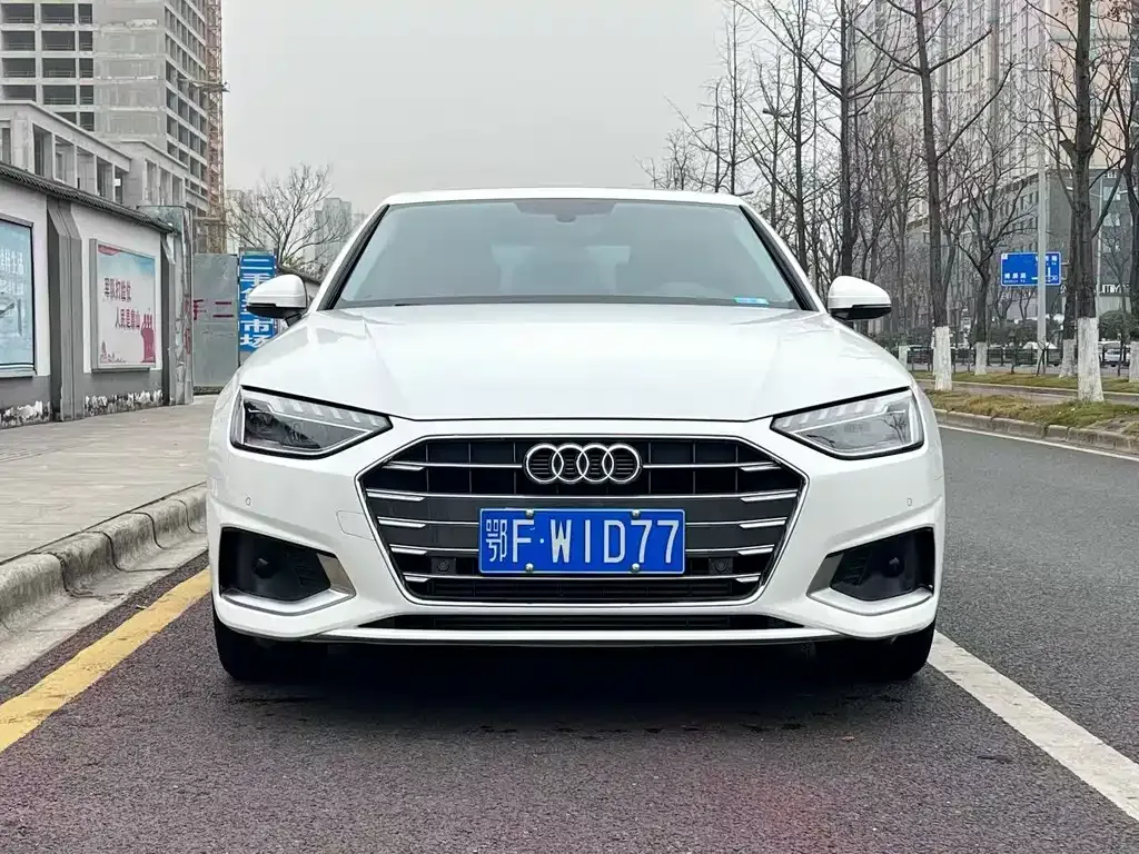 Audi A4L 2021 из CN, фото 3