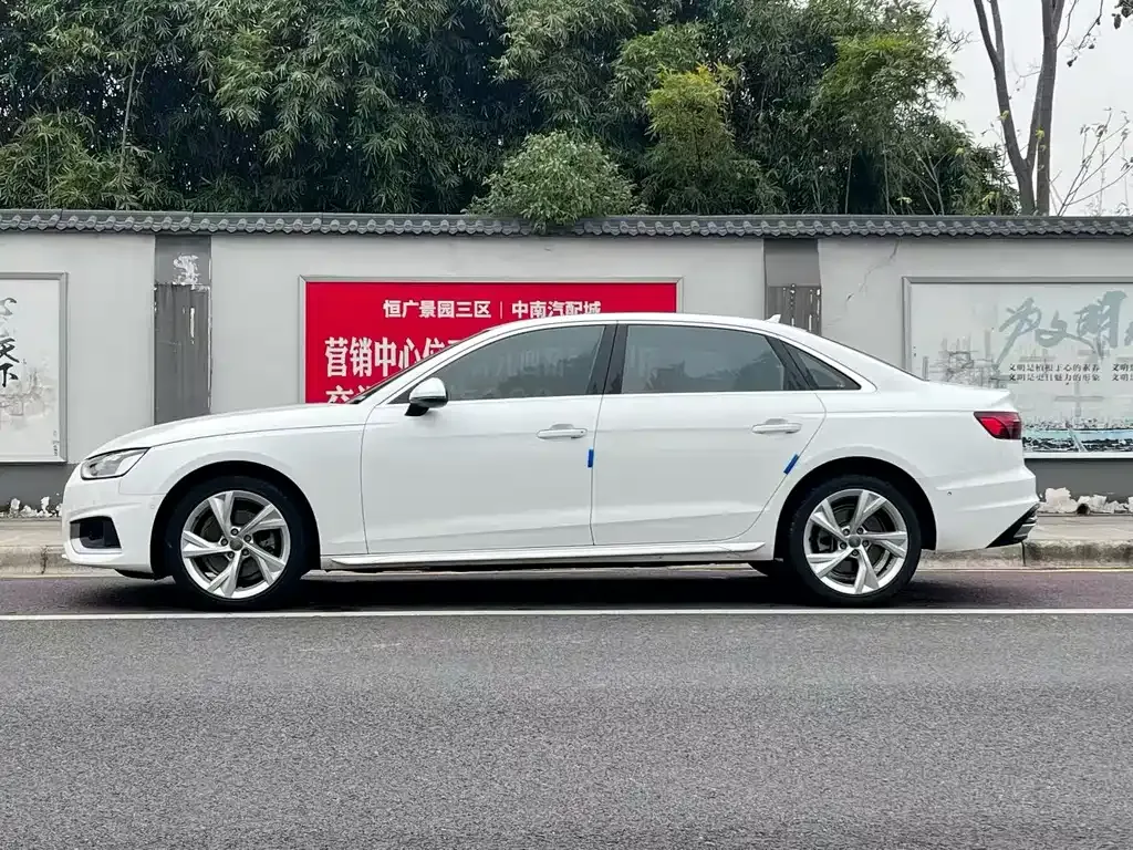 Audi A4L 2021 из CN, фото 7