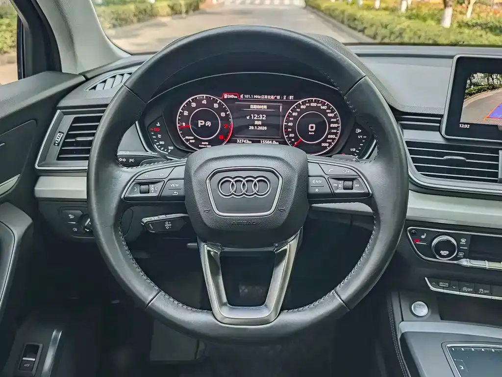 Audi Q5L — фото 3