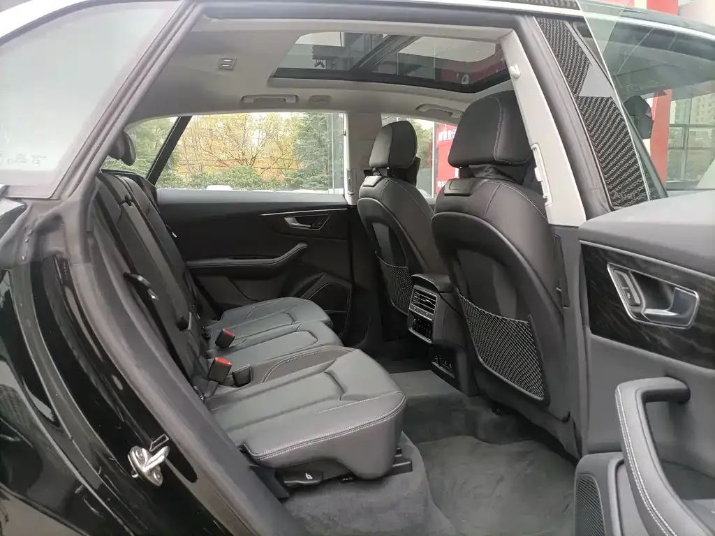 Audi Q8 2024 из CN, фото 6