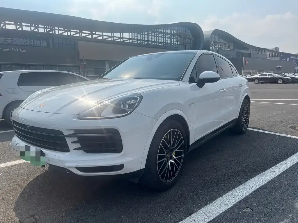 Porsche Cayenne Hybrid 2021 из CN, фото 1