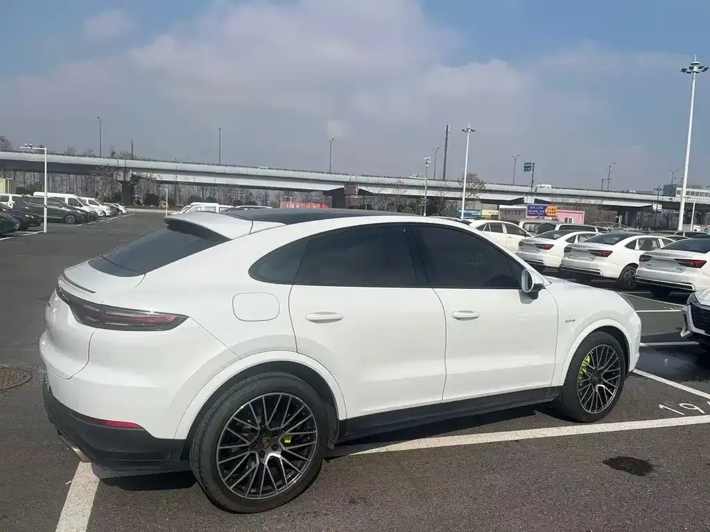 Porsche Cayenne Hybrid 2021 из CN, фото 5