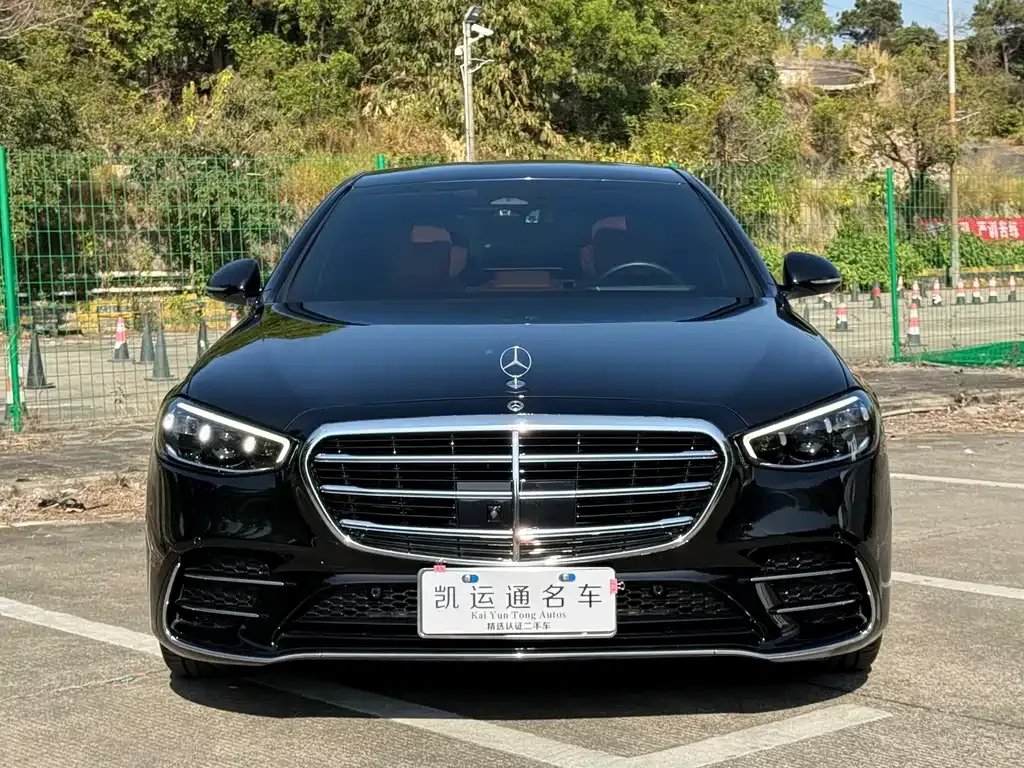 Mercedes-Benz S-Class — фото 1