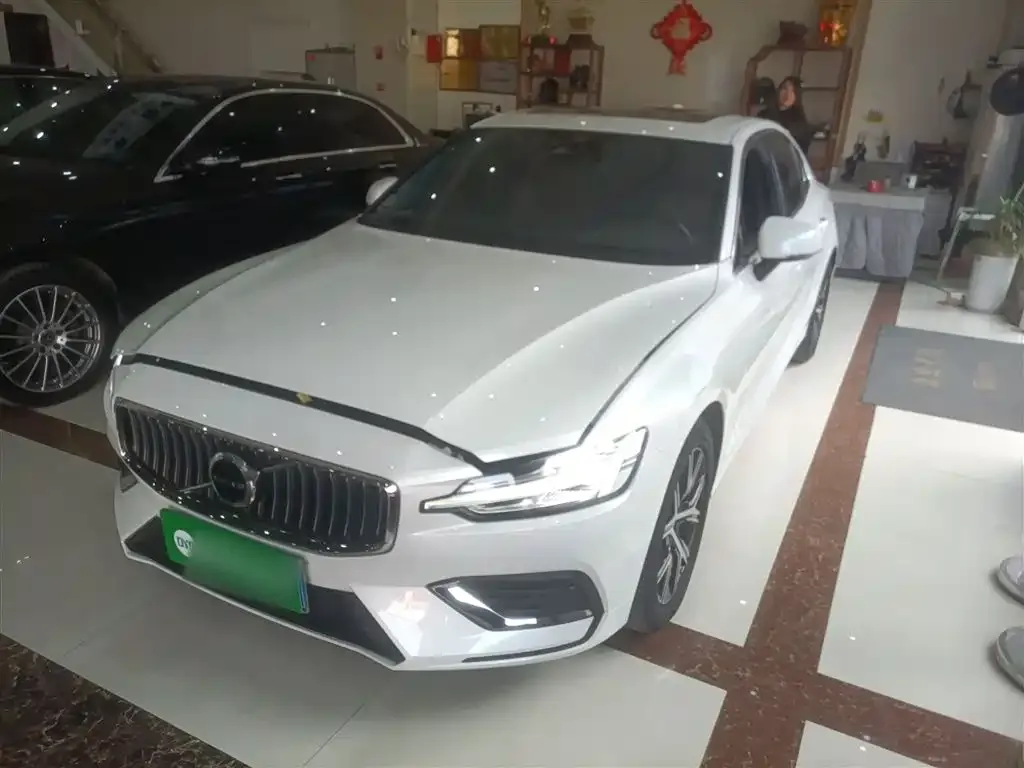 Volvo S60 2025 из CN, фото 6