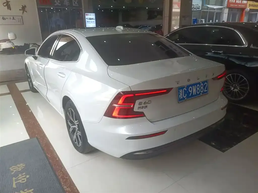 Volvo S60 2025 из CN, фото 3