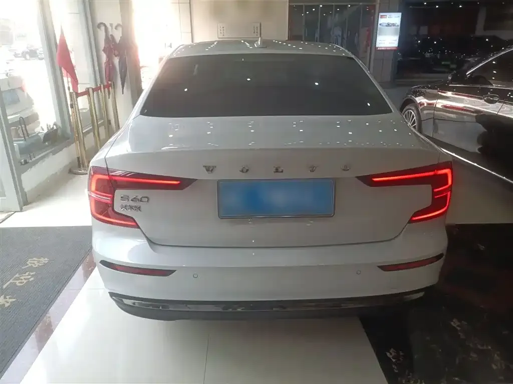 Volvo S60 2025 из CN, фото 5
