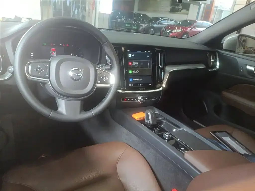 Volvo S60 2025 из CN, фото 2