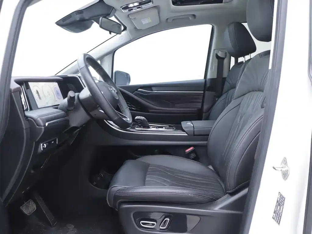 GAC Motor Trumpchi M8 — фото 9