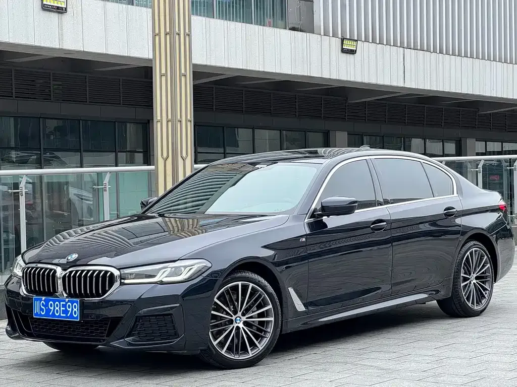 BMW 5 Series — фото 1