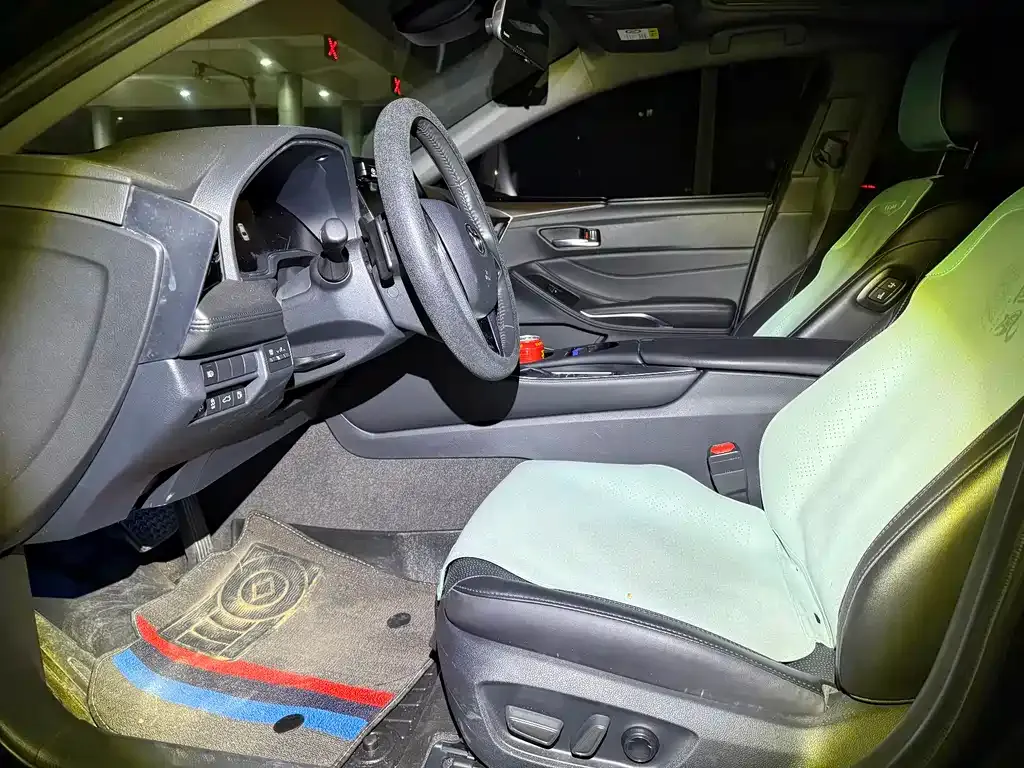 Toyota Avalon 2023 из CN, фото 3