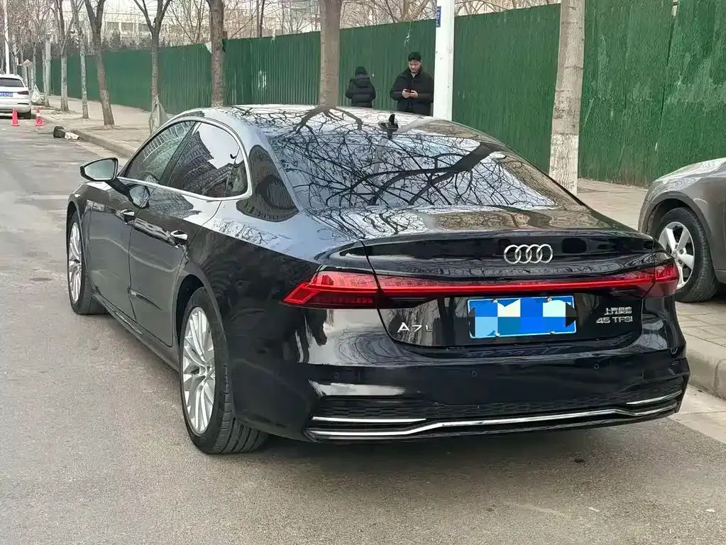 Audi A7L 2023 из CN, фото 3