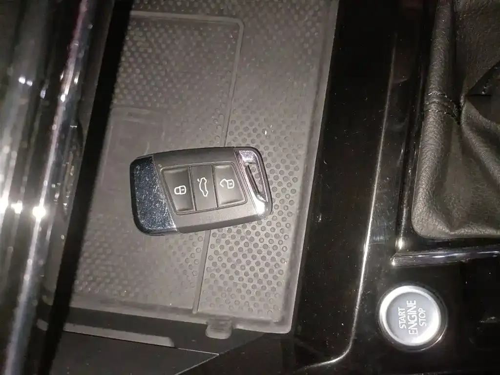 Volkswagen Passat 2022 из CN, фото 4