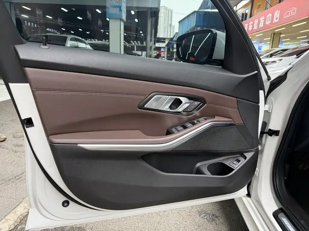 BMW 3 Series 2021 из CN, фото 8