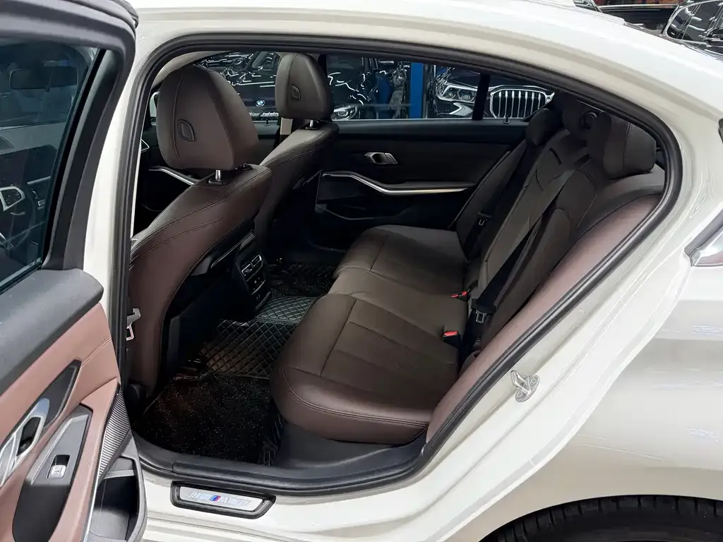 BMW 3 Series 2021 из CN, фото 6
