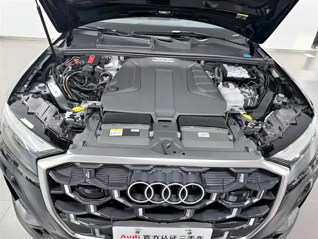 Audi Q7 2024 из CN, фото 10