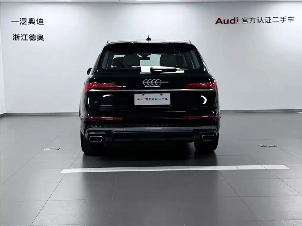 Audi Q7 2024 из CN, фото 7