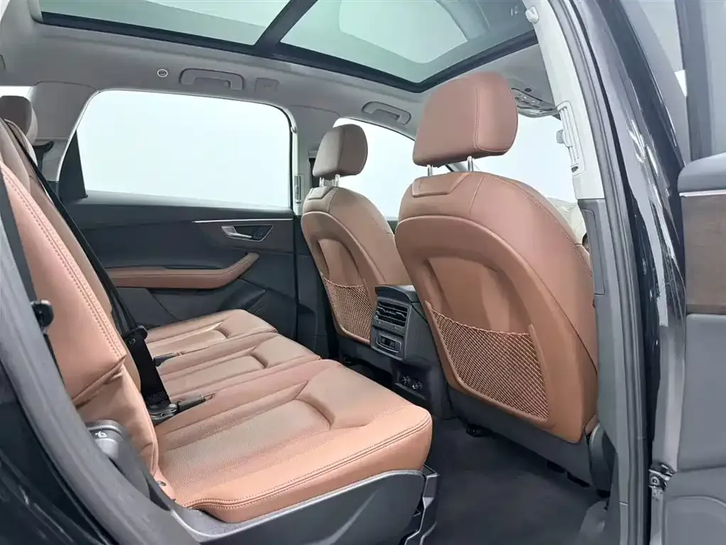 Audi Q7 2024 из CN, фото 6