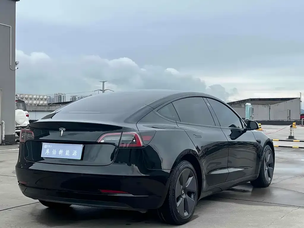 Tesla Model 3 — фото 3