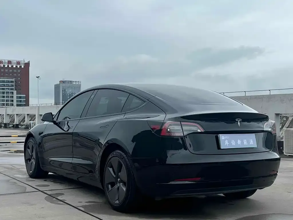Tesla Model 3 — фото 2