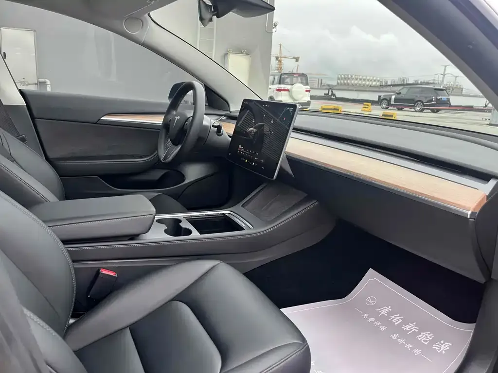 Tesla Model 3 — фото 10