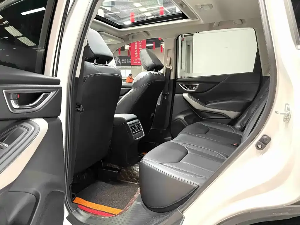 Subaru Forester 2022 из CN, фото 3