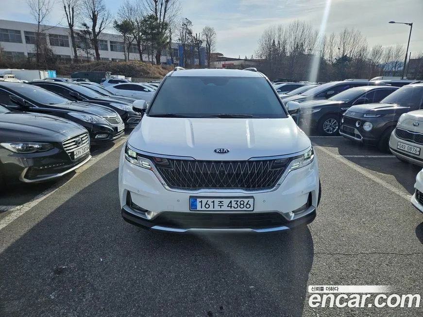 Kia Carnival — фото 10