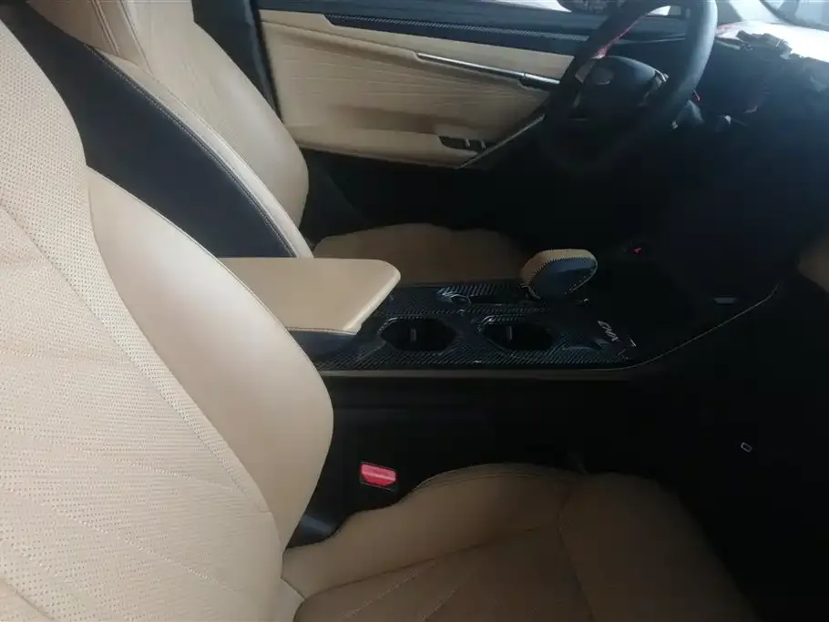 Geely Boyue L 2022 из CN, фото 3