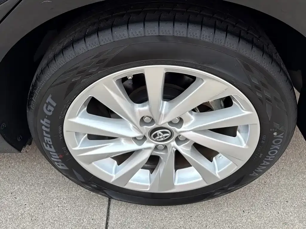 Toyota Camry 2022 из CN, фото 2