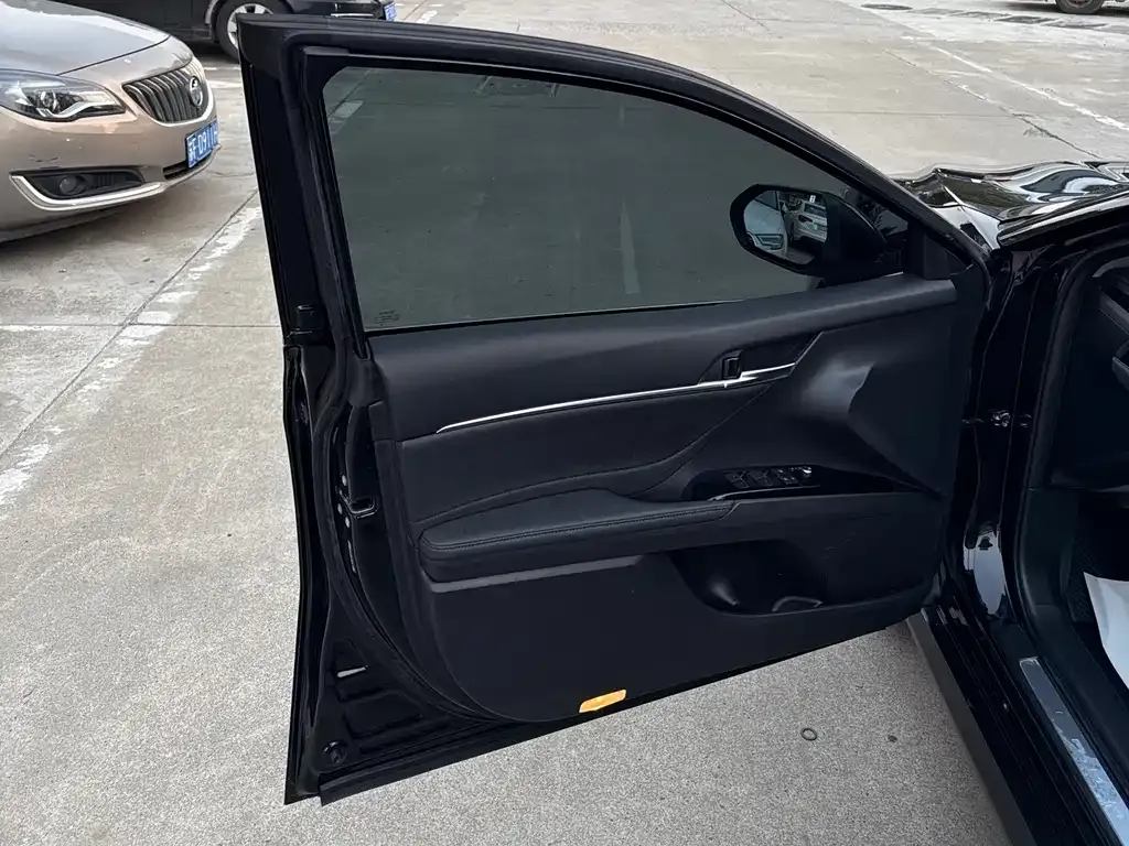 Toyota Camry 2022 из CN, фото 4