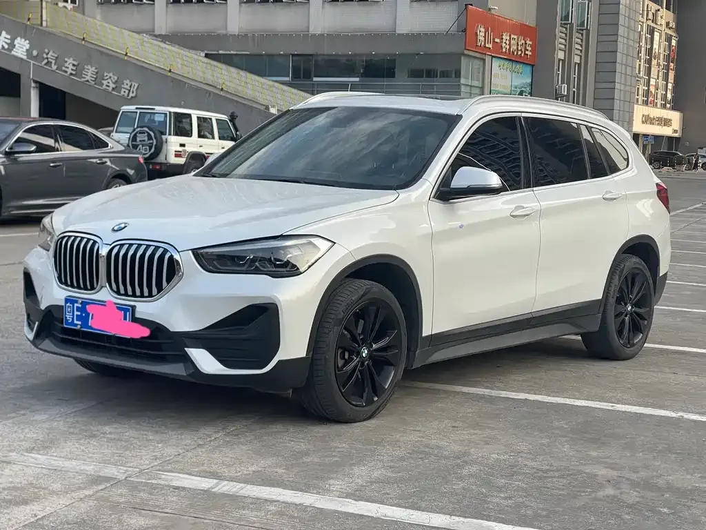 BMW X1 — фото 1