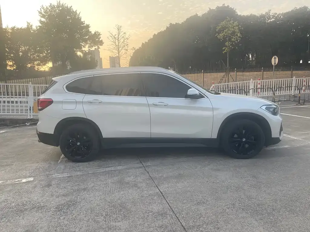 BMW X1 — фото 10
