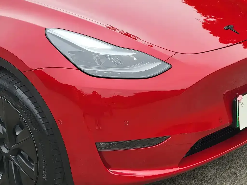 Tesla Model Y — фото 6