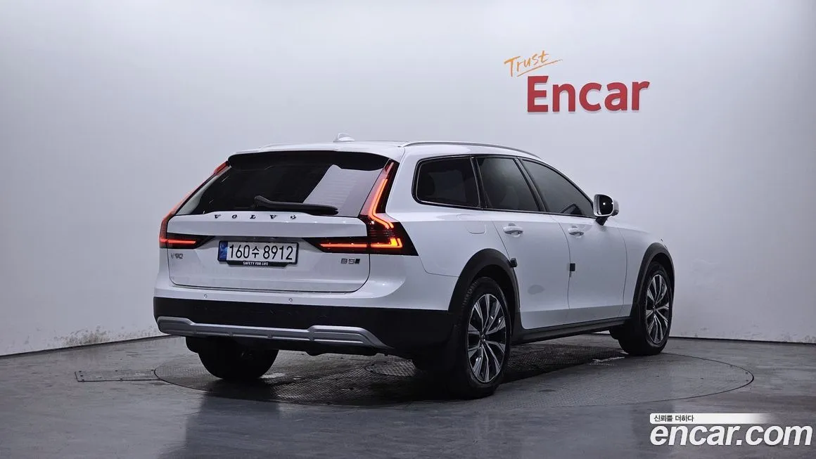 Volvo V90 2024 из KR, фото 4