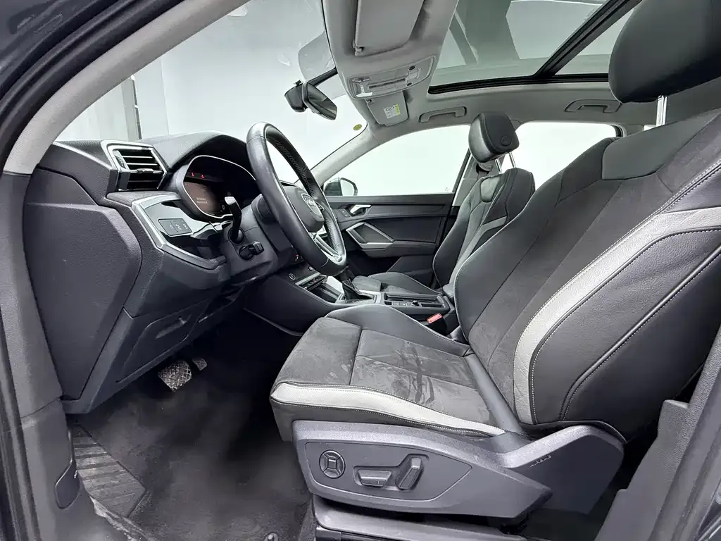 Audi Q3 2022 из CN, фото 10