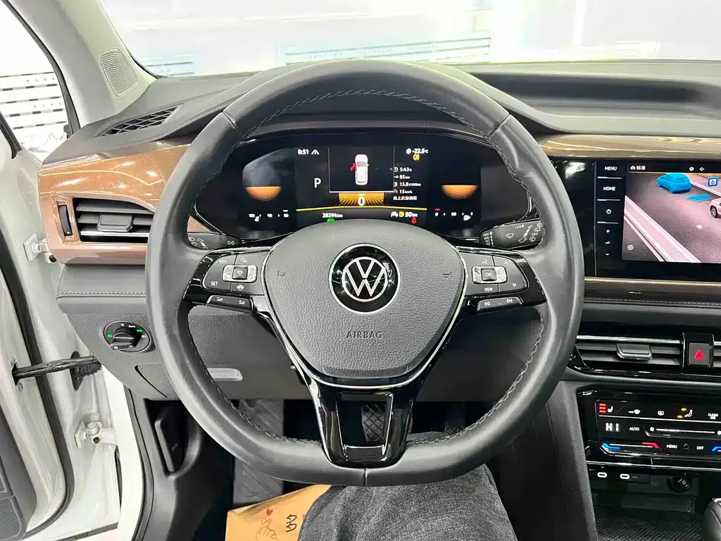 Volkswagen Tharu — фото 5