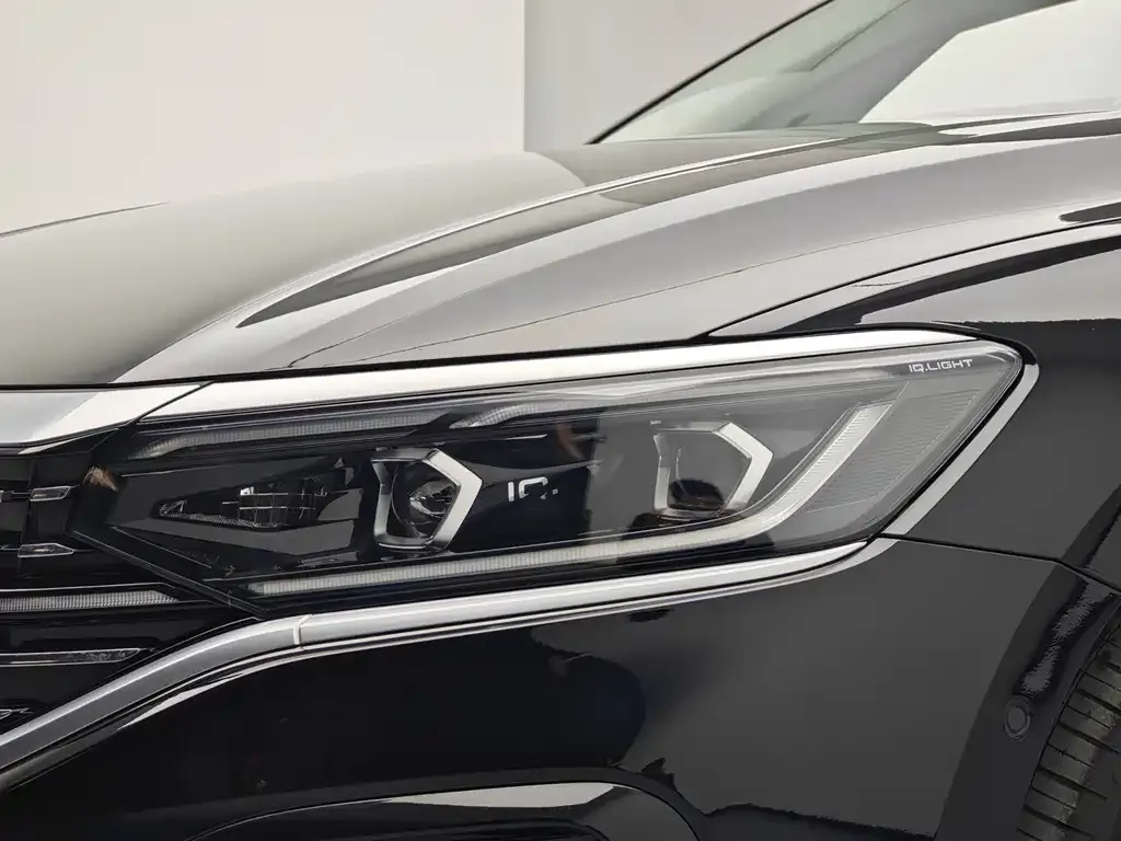 Volkswagen Passat 2023 из CN, фото 9