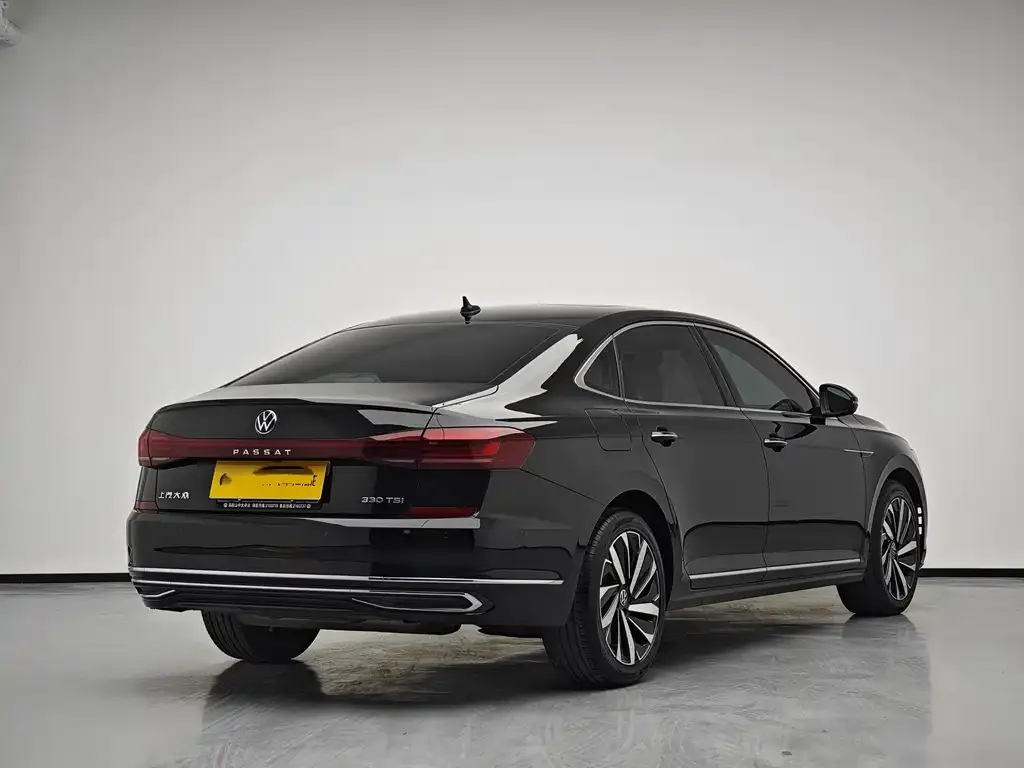 Volkswagen Passat 2023 из CN, фото 5