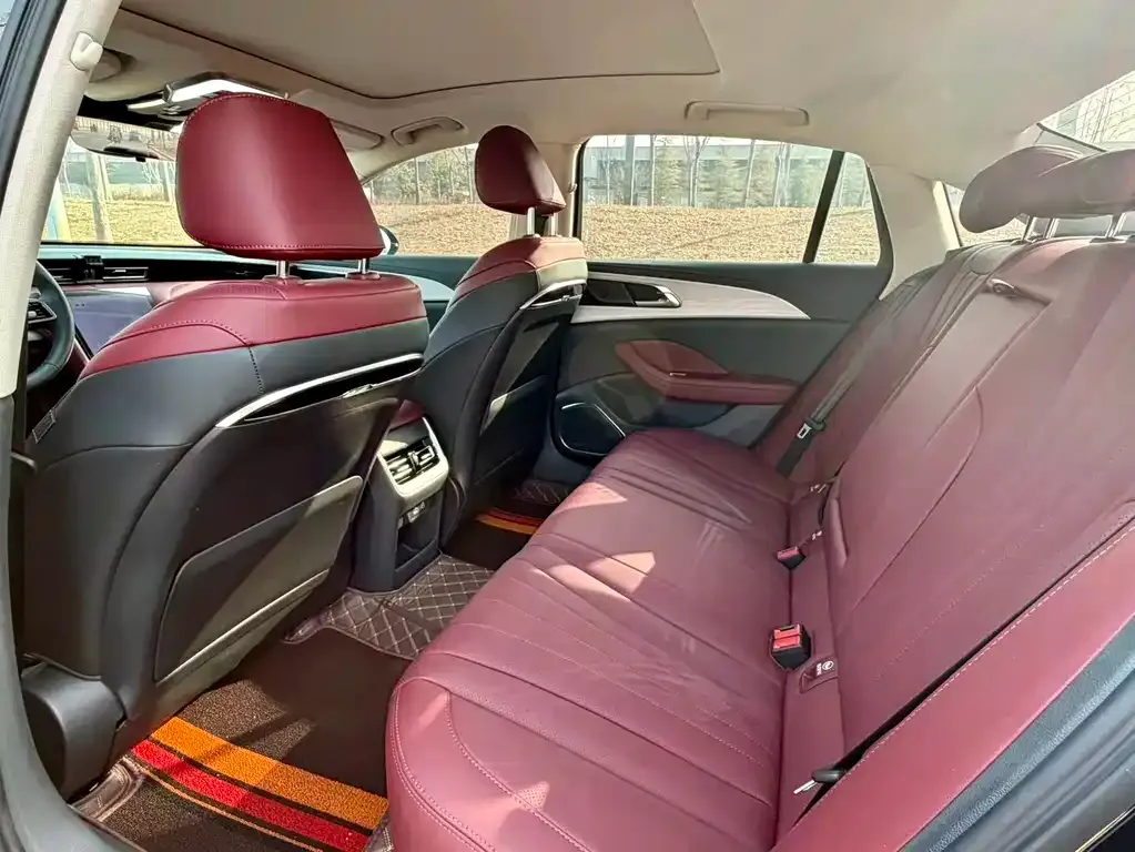 Hongqi H5 2025 из CN, фото 3