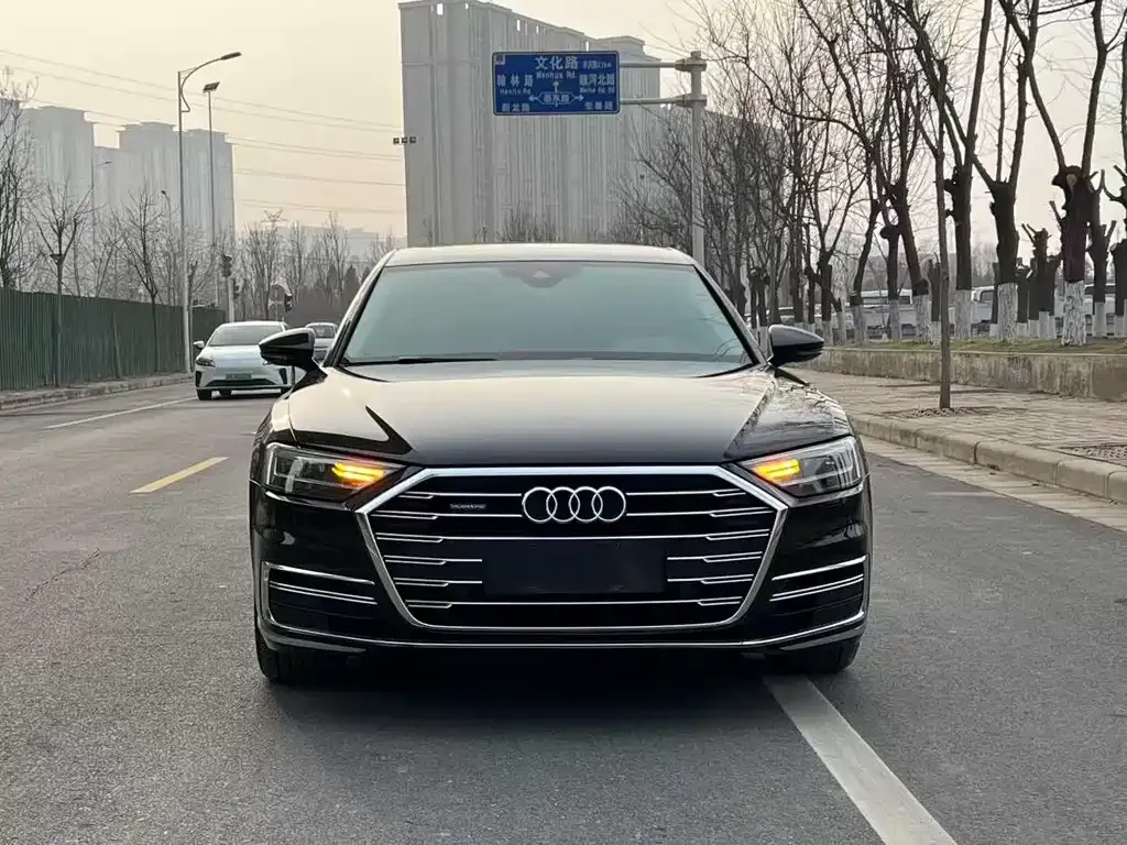Audi A8 — фото 9