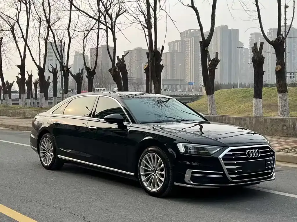 Audi A8 — фото 7