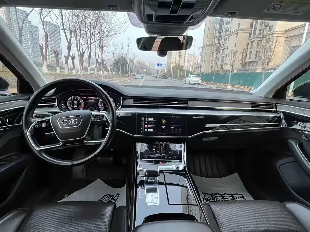 Audi A8 — фото 3