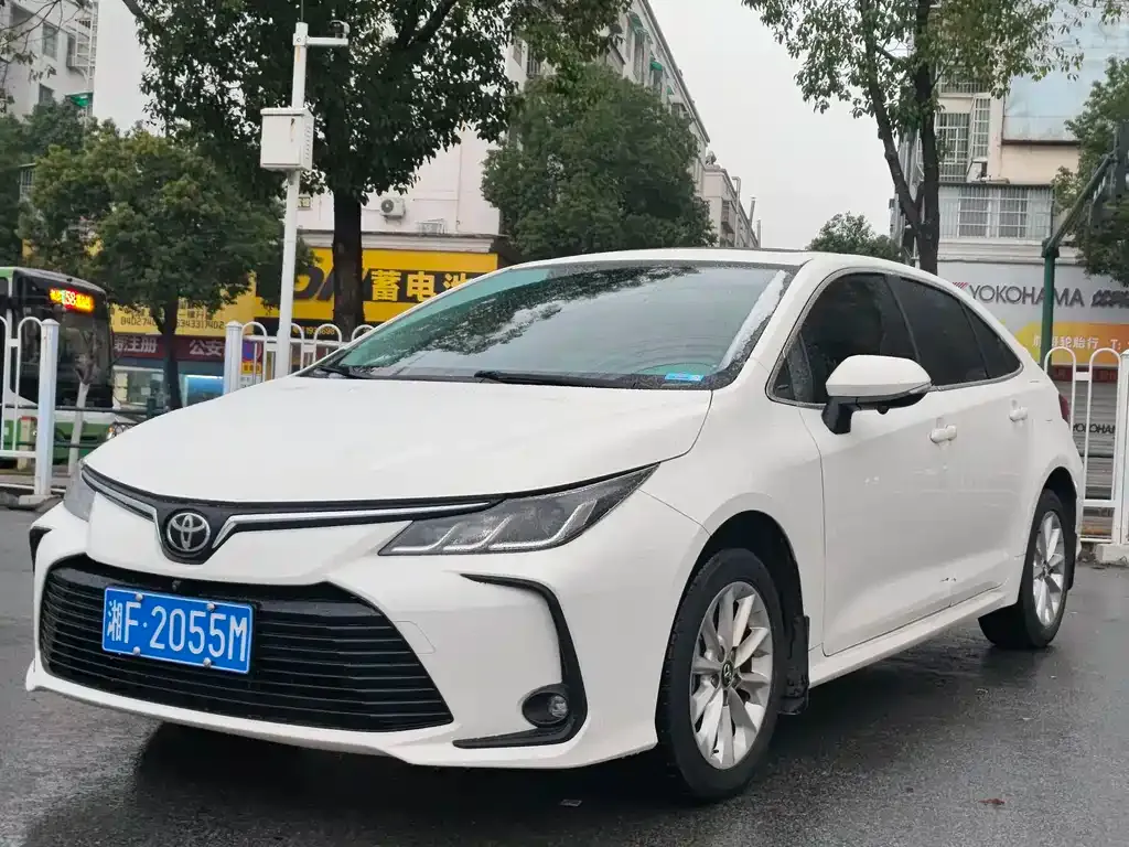 Toyota Corolla 2023 из CN, фото 1