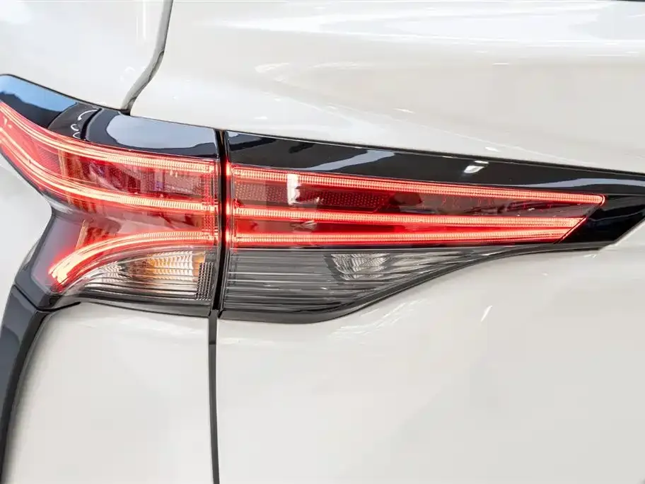 Toyota Granvia 2023 из CN, фото 7